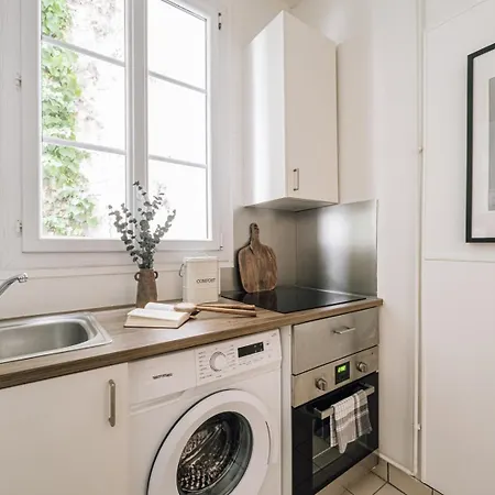 Saray - 1 A Invalides * Paris