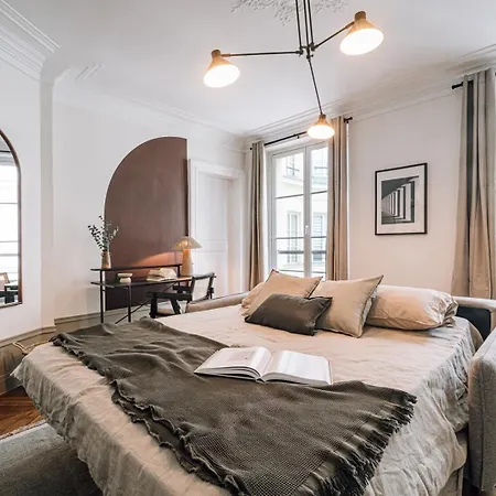 Saray - 1 A Invalides Paris